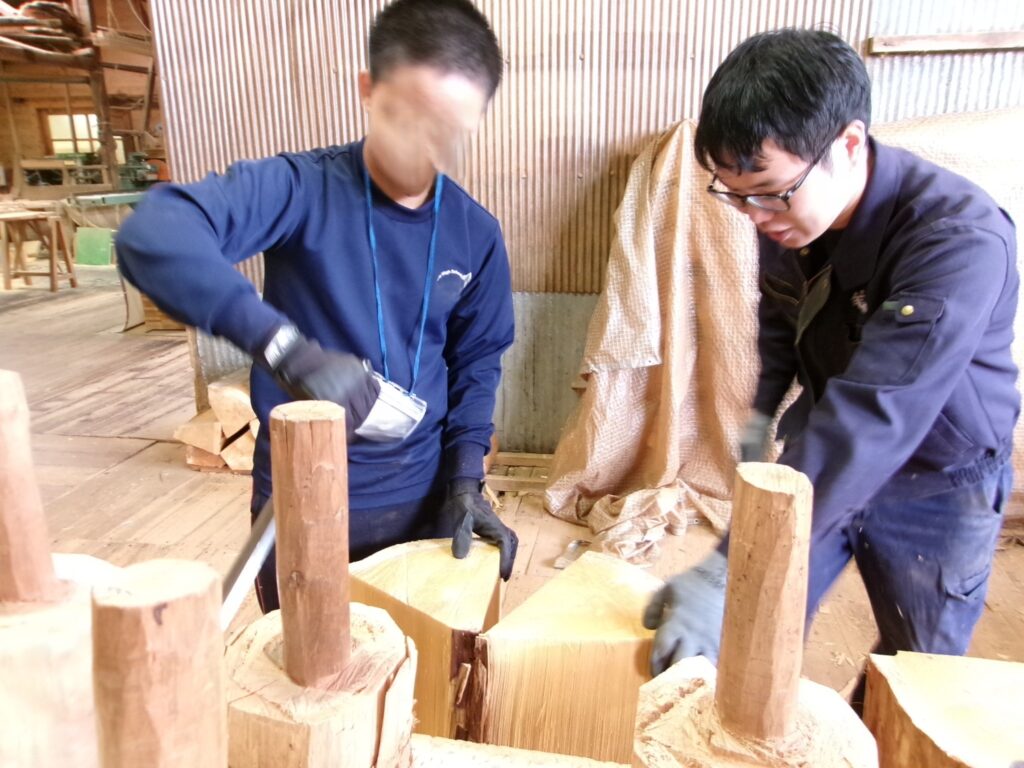 現在の画像に代替テキストがありません。ファイル名: 栗山木工-1.jpg